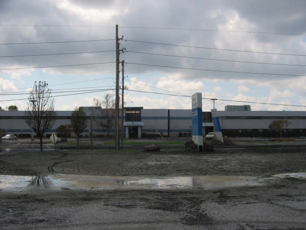 Parking lot, doctors office 2.jpg